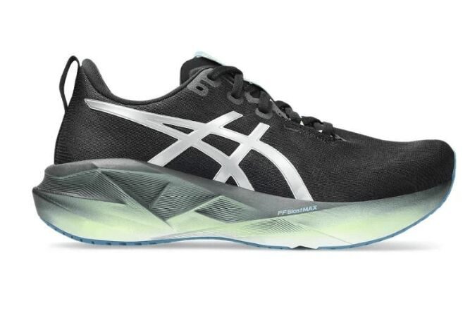 Tênis Asics preto com detalhes prateados
