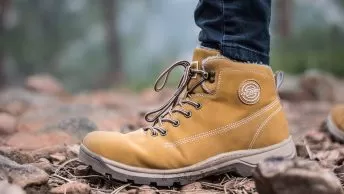 Bota de camuça nova cor marrom caramelo