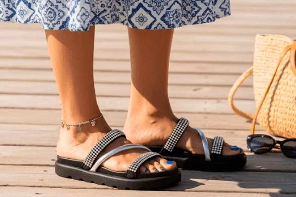 Sandálias confortável com design elegante e moderno