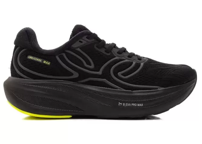 Tênis preto Olympikus Corre Max com detalhes verdes
