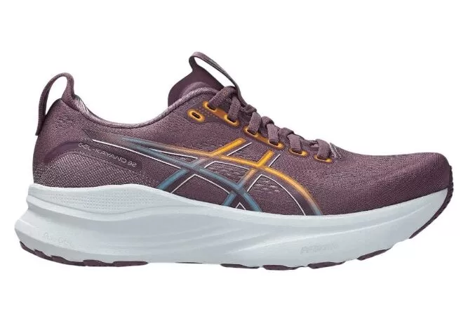 Tênis de corrida Asics em tom roxo e detalhes laranja